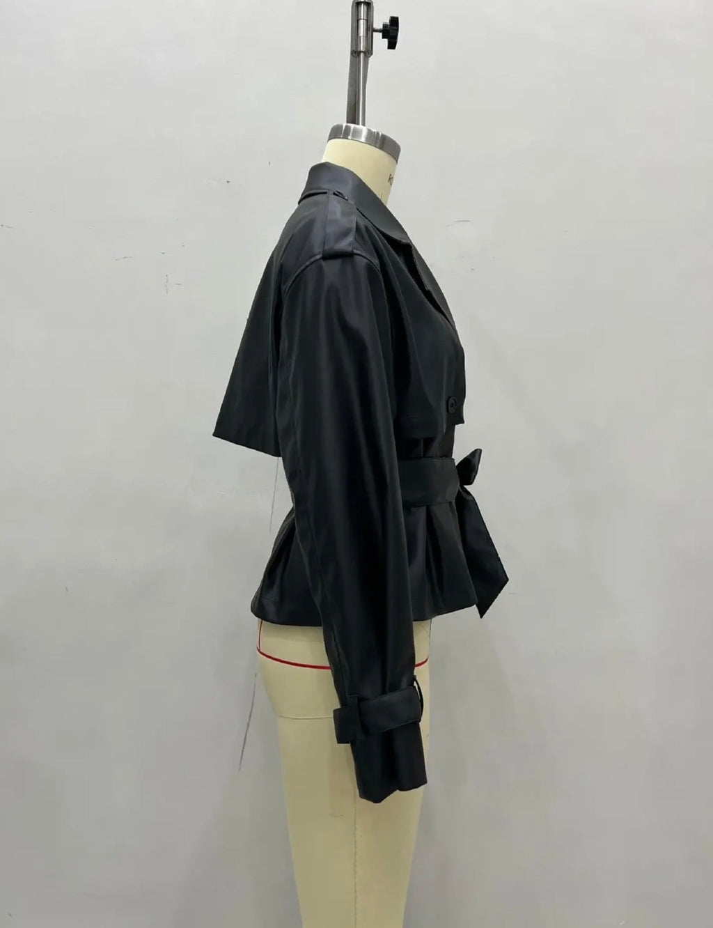 Veste Femme Courte Cintrée – Style Chic & Tendance