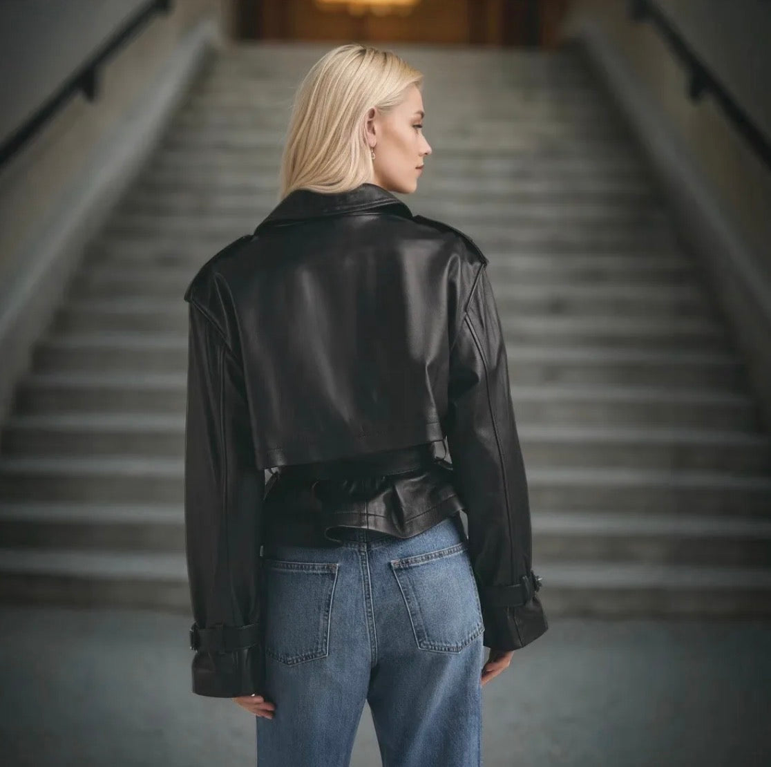 Veste Femme Courte Cintrée – Style Chic & Tendance